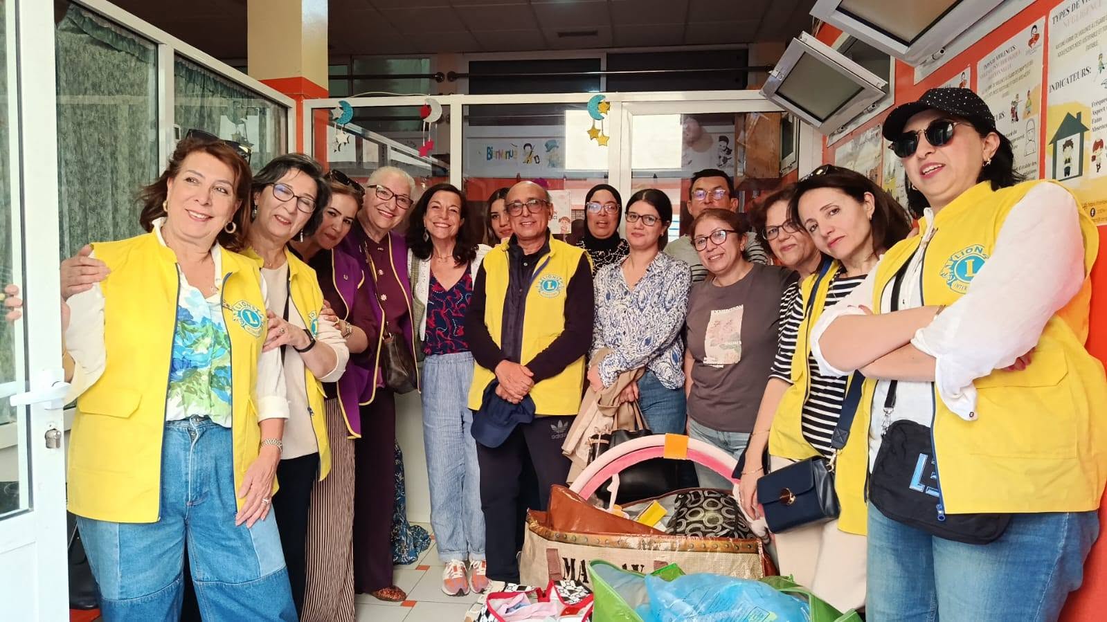 Confection et remise de paniers de bienfaisance